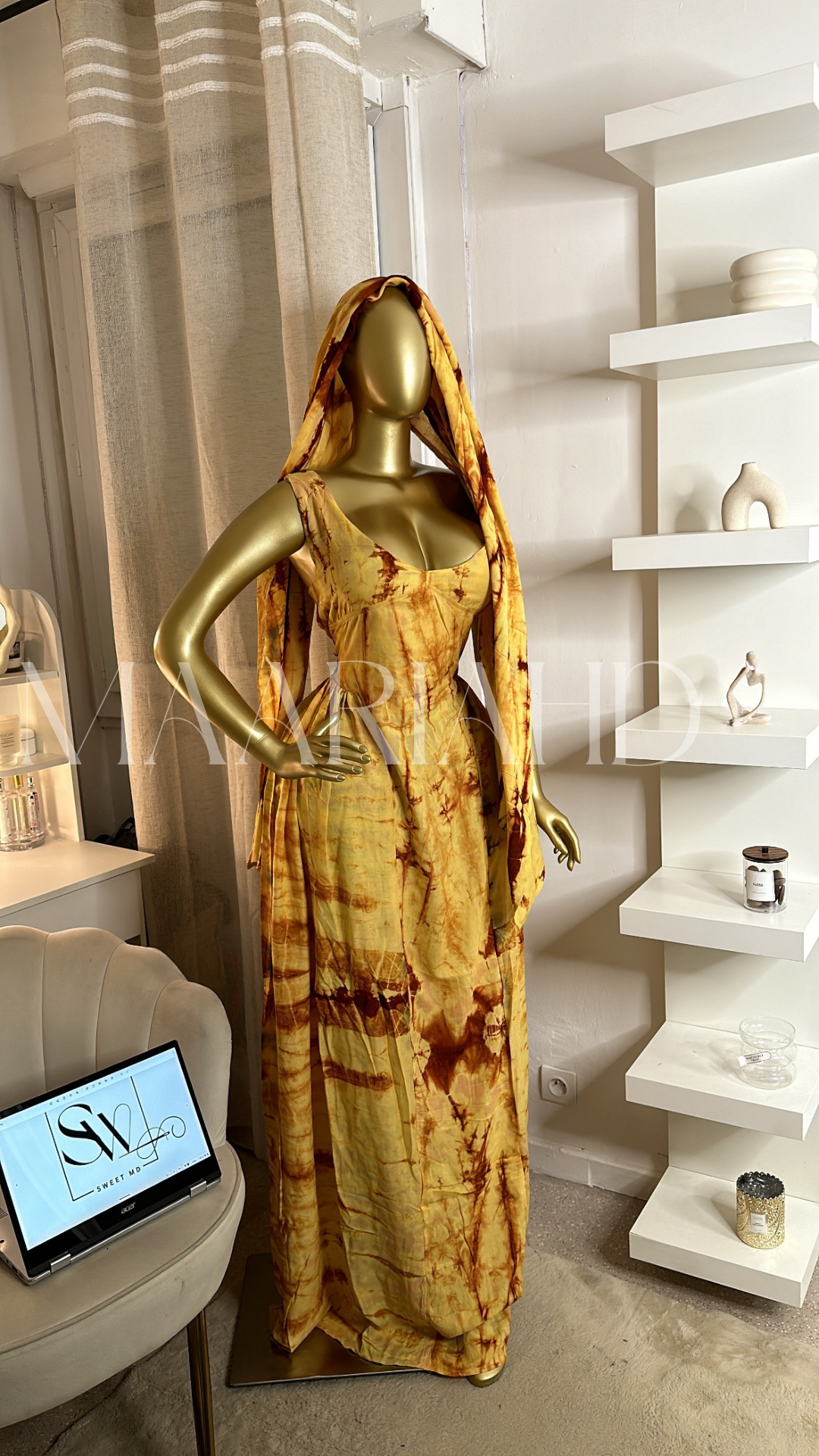 Robe Velvet Touch — foulard inclus